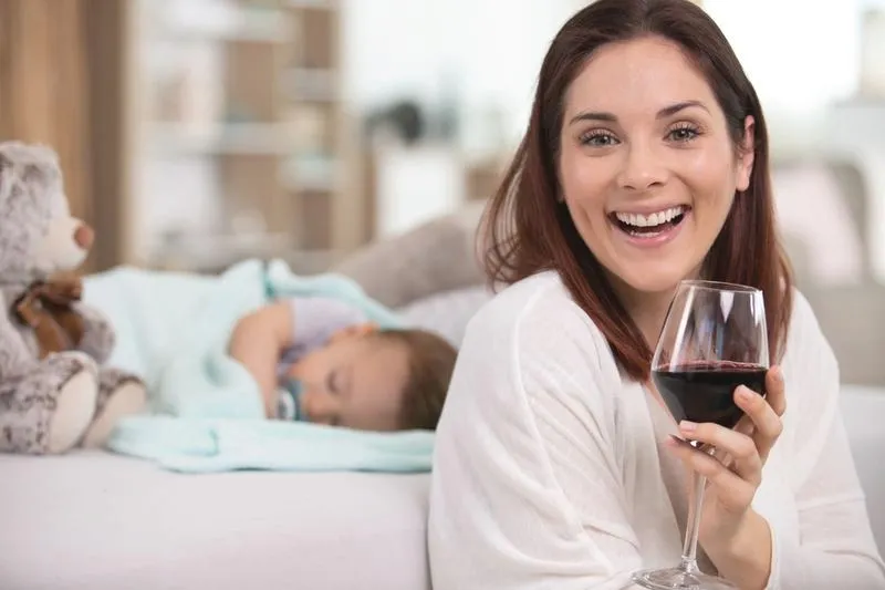 Czy można pić wino podczas karmienia piersią? Dyskusje na forum mam