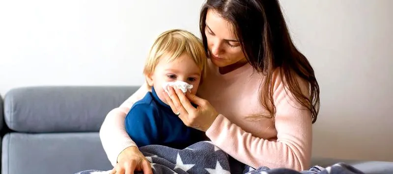 Kiedy przeziębienie u dziecka wymaga lekarza? Objawy alarmowe i porady eksperta