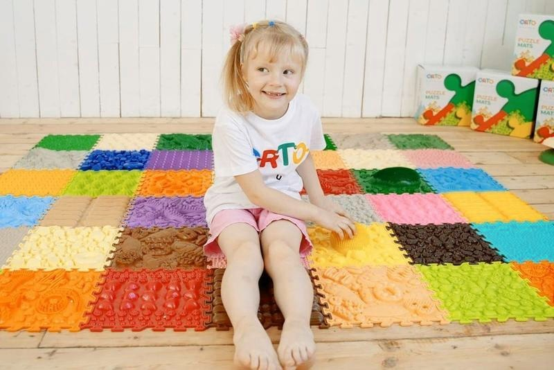 Najlepsza mata sensoryczna dla niemowlaka – wybierz model wspierający rozwój