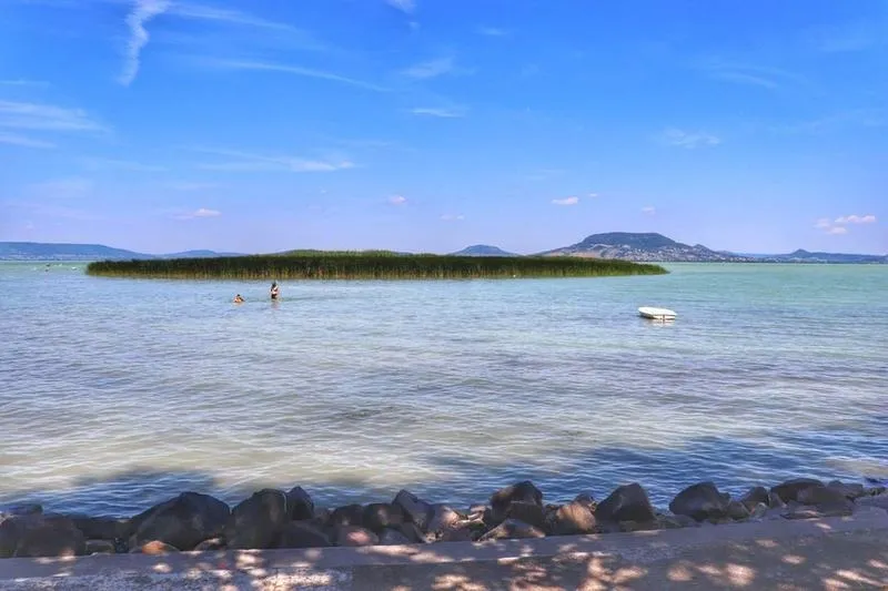 Odkryj najlepsze miejsca nad Balaton z dzieckiem – jak zorganizować wakacje bez rozczarowań