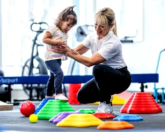 Terapia sensoryczna w domu: jak skutecznie wspierać rozwój dziecka?