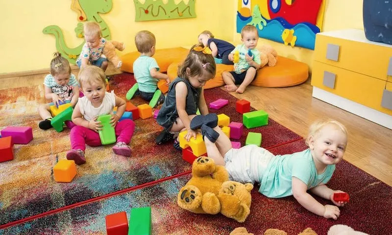 Żłobek dla najmłodszych: Co musisz wiedzieć o dzieciach od 20 tygodni do 4 lat?